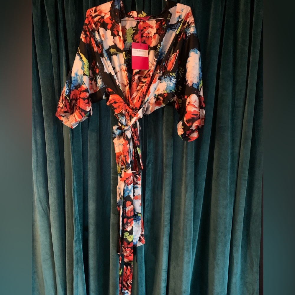 Boohoo Anna Silky Floral Wrap Kimono Dress NWT
